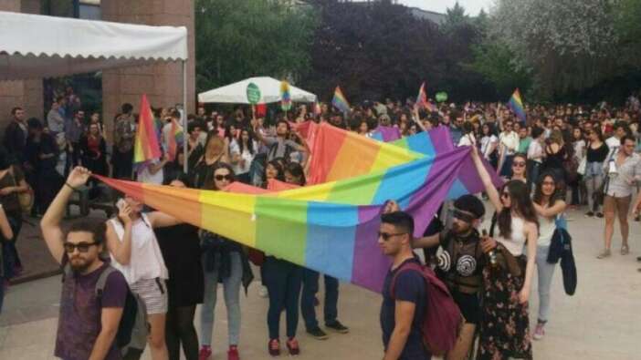 ODTÜ’de yasak olmasına rağmen yürüyüş düzenlemek isteyen LGBT’lilere müdahale edildi