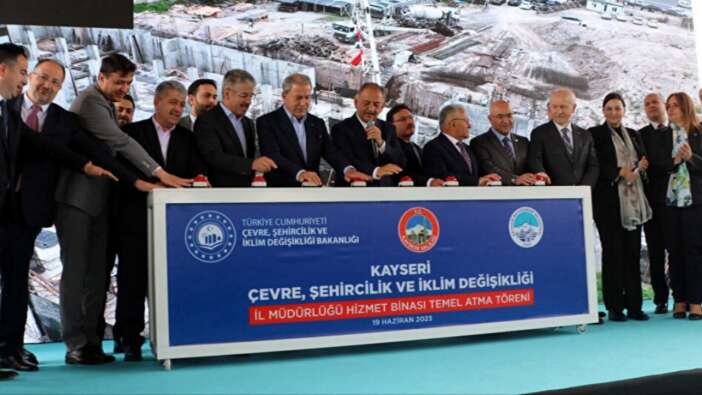 Bakan Özhaseki: Kentsel dönüşüm kapsamında 250 bin binanın inşaatı devam ediyor
