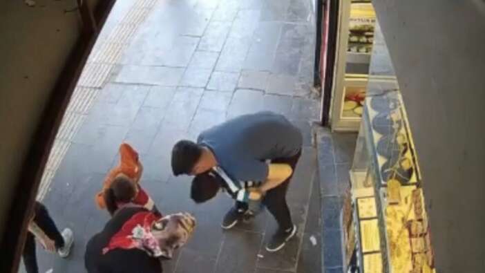 Bakan Koca, hayat kurtaran esnafı tebrik etti: "Günün kahramanı"
