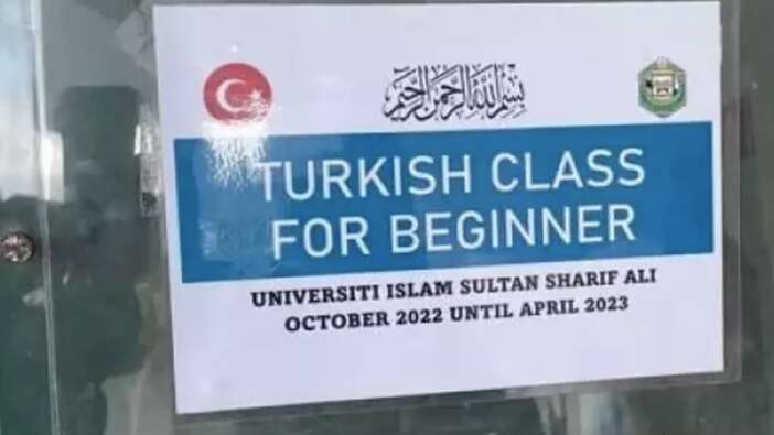 Brunei'deki bir üniversite, Türkçe'yi "zorunlu yabancı dil" dersi yaptı