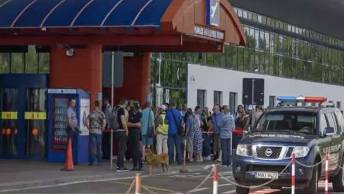 Moldova'da havalimanında silahlı saldırı!