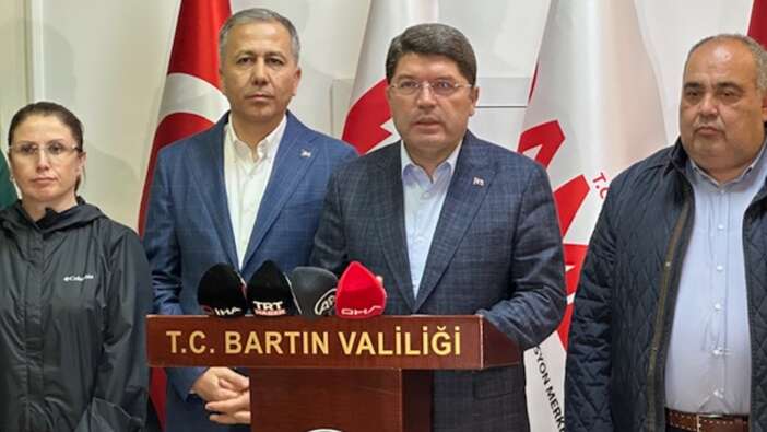Bakan Yerlikaya ve Bakan Tunç, selin vurduğu Bartın'da! Saat vererek uyardı: Dere yataklarından uzak durun