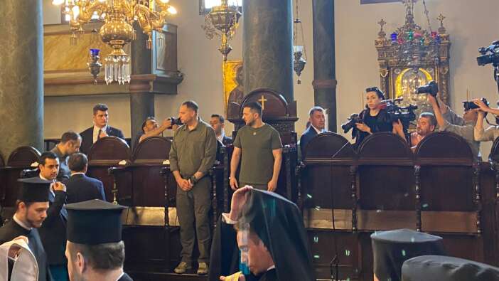 Zelenskiy, Fener Rum Ortodoks Patrikhane'sini ziyaret etti: Basın mensuplarına Türkçe selam verdi