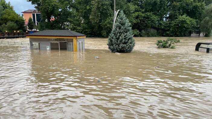 Meteoroloji alarma geçti! 13 kentte kuvvetli yağış ve fırtına bekleniyor: Sel ve su baskınlarına dikkat
