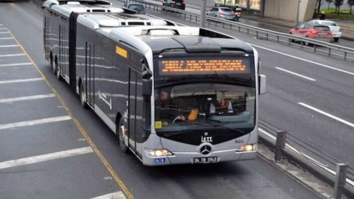 İstanbul'da metrobüste kadın yolcular arasında kavga