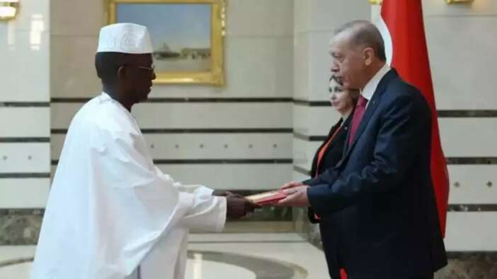 Cumhurbaşkanı Erdoğan'a büyükelçilerden güven mektubu