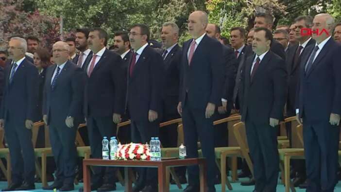 Gazi Meclis'te 15 Temmuz Anma Töreni! Numan Kurtulmuş: Kökü dışarıda olan bir teşebbüs!