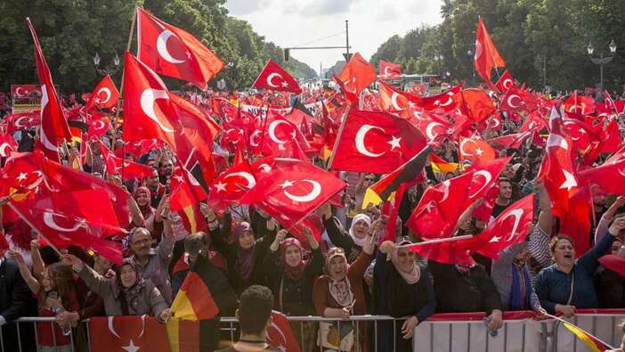 Ünlü ekonomist Türk halkına seslendi: Almanlara bakın...