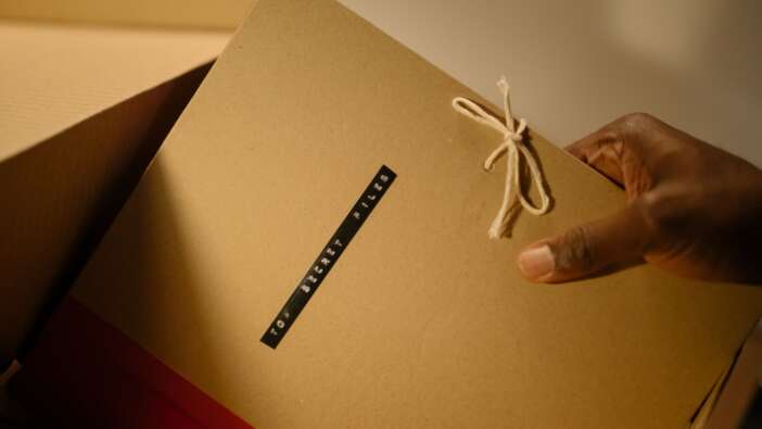 İngiltere'den büyük skandal: Gizli belgeleri “yanlışlıkla” düşman ülkeye gönderdi