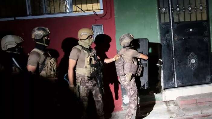 Uyuşturucu ticareti yaparak PKK'yı besleyen 19 zanlıya şafak operasyonu!