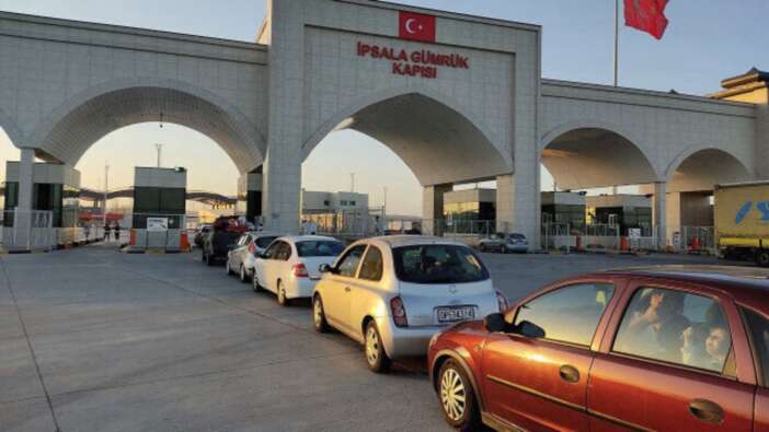 Yangın nedeniyle geçici olarak kapatılan, İpsala Gümrük Kapısı ve Kipi Gümrük Kapısı yeniden açıldı