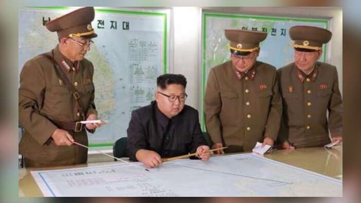 Kim Jong, ABD'ye saldırı planını böyle inceledi!