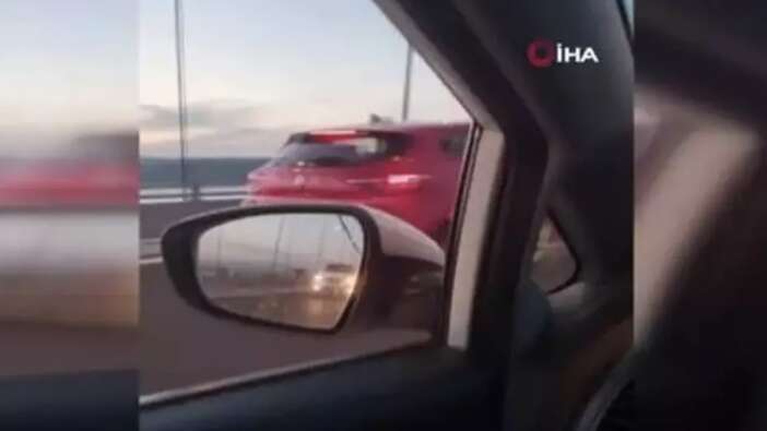 Görenler şaşırdı kaldı! Köprüdeki tüm araçların lastikleri aynı anda patladı...