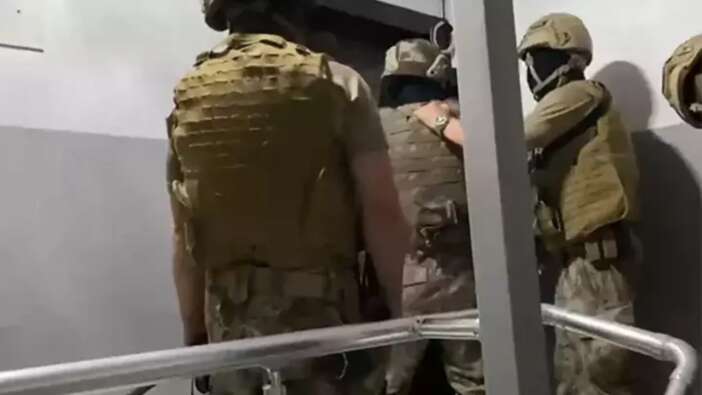 49 zehir taciri yakalandı! Bakan Yerlikaya operasyon anlarını paylaştı!