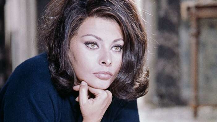 Efsane oyuncu Sophia Loren hastaneye kaldırıldı