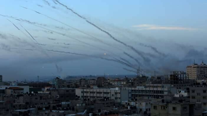 Hamas'ın silahlı kanadı İsrail'e karşı "Aksa Tufanı" operasyonu başlattı