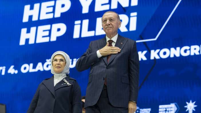 1399 oyun tamamını aldı! Cumhurbaşkanı Erdoğan yeniden AK Parti genel başkanı seçildi