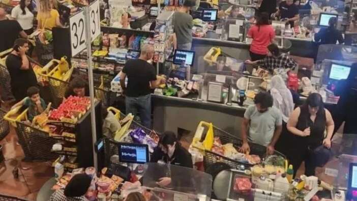 Komutanlıktan dikkat çeken mesaj: İsrailliler marketlere akın etti!