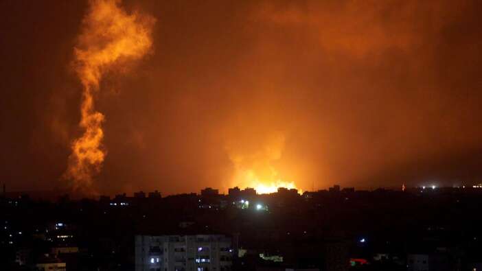 İsrail kanlı saldırıya devam ediyor! Gazze'ye bombardıman!/CANLI