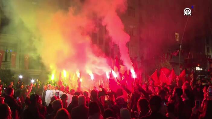 İsrail'in Gazze'de hastaneye saldırması üzerine Başkonsoloslukları önünde protesto oldu