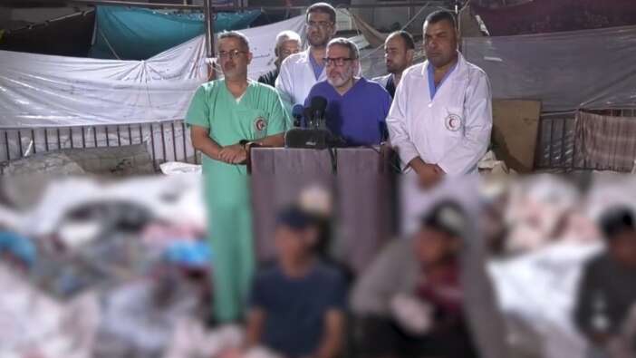 İsrail'in El-Ehli Baptist Hastanesi'ndeki katliamı tüm dünyayı ayağa kaldırdı! Cenazelerin arasında basın toplantısı: Dünyada insanların bombalarla uyarıldığı tek yer...