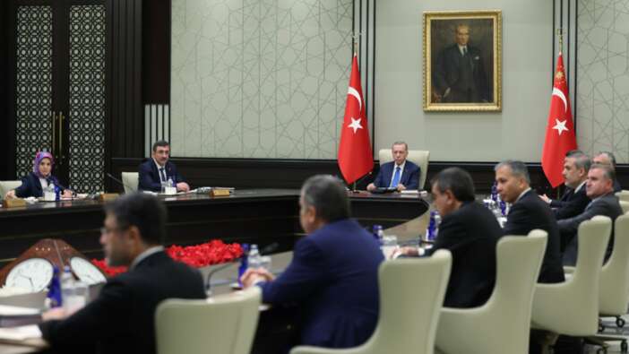 Kabine toplantısı başladı! Gündem: Memur ve emekli zammı ile Gazze katliamı!