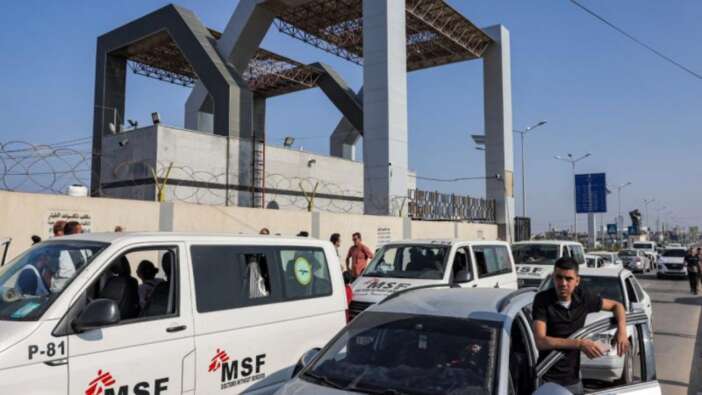 Refah Sınır Kapısı açıldı! Yabancı pasaportlular ve ağır yaralılar Mısır'a geçebiliyor!