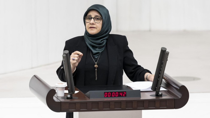 Eski HDP'li Hüda Kaya, yurt dışına çıkacakken böyle yakalandı