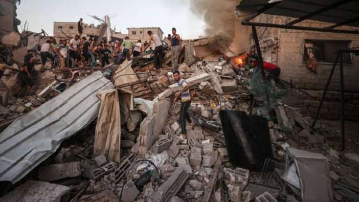 İsrail binlerce Filistinlinin sığındığı El-Fahura Okulu'nu bombaladı! Ölü ve yaralılar var....