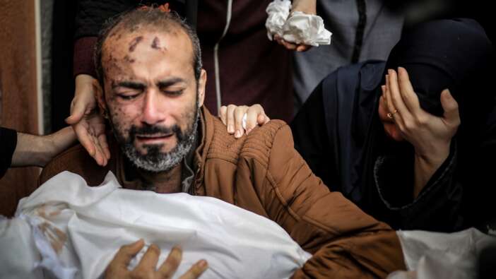 İsrail'in zulmü bitmiyor: Şifa Hastanesi'ndeki 500'den fazla hasta ve yaralı sokağa atılıp kaderlerine terk edildi