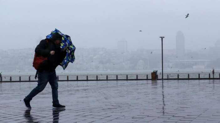 Bugün plan yapanlar dikkat! Meteoroloji'den İstanbul için şiddetli yağış ve fırtına uyarısı!