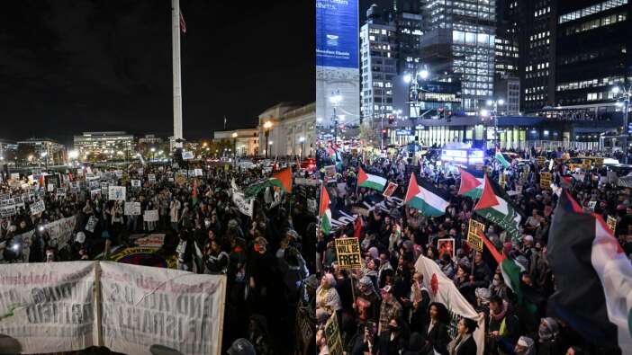 ABD'de binlerce insan Filistin için yürüdü! Washington ve New York'ta İsrail'in Gazze'ye saldırıları protesto edildi