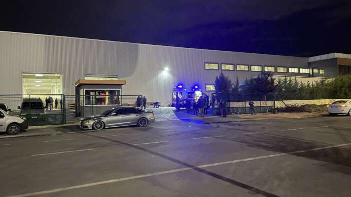 Konya'da mobilya fabrikasında korkutan yangın!