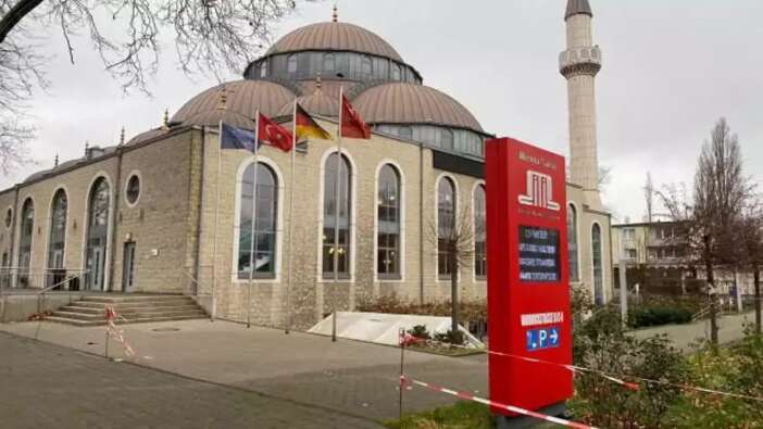 Almanya'da camilere nefret içerikli mektuplar gönderildi!