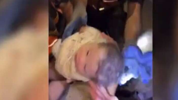 Gazze'nin mucizesi bu bebek! 37 gün sonra kurtarıldı