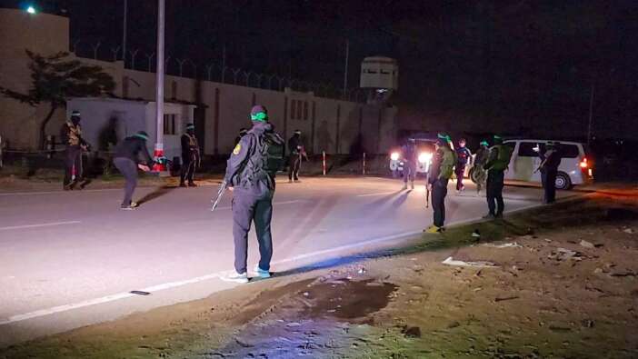 Hamas, 11 İsrailli esiri Kızılhaç yetkililerine teslim etti!