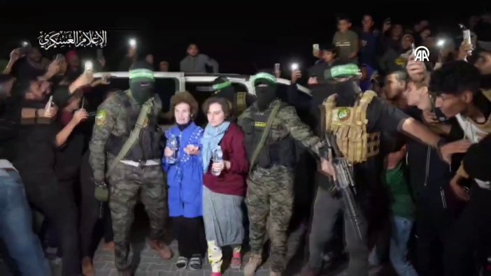 Dünya bu görüntüleri izledi! Hamas paylaştı: İşte rehine takası anı!