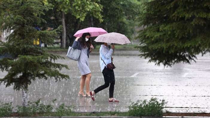 Meteorolojiden İzmir için kuvvetli yağış ve fırtına uyarısı!