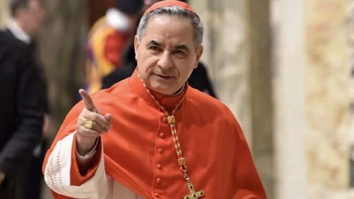 Vatikan'da skandal! Kardinal Becciu'ya yolsuzluk cezası kesildi...