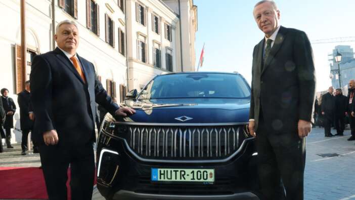 Cumhurbaşkanı Erdoğan, Macaristan Başbakanı Orban'a Togg hediye etti