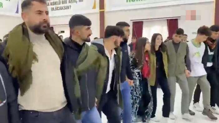 Diyarbakır DEM kongresinde skandal anlar: Teröristbaşı Öcalan sloganları eşliğinde garip dans