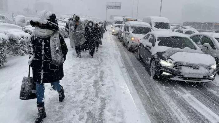 Meteoroloji'den kar ve fırtına uyarısı! Bu bölgelerde yaşayanlar dikkat!