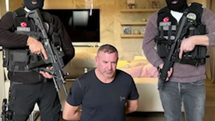 Kırmızı bülten ile aranıyordu! Bakan Yerlikaya duyurdu: Organize suç örgütü elebaşı Eric Schroeder İstanbul'da yakalandı