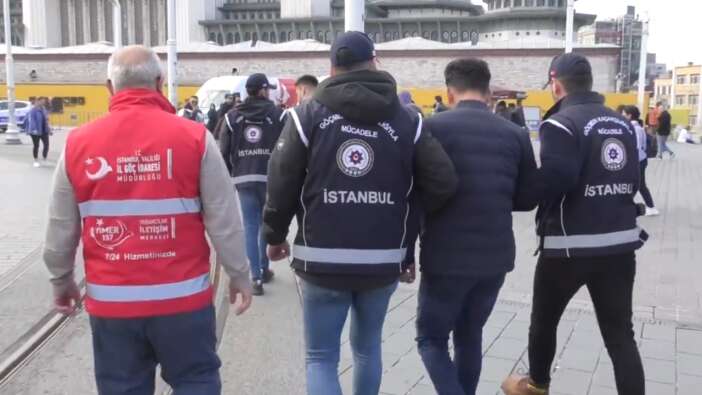 Bakan Yerlikaya duyurdu! 20 şehirde göçmen kaçakçılığı operasyonu: 1.510 düzensiz göçmen yakalandı
