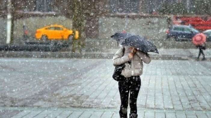 İstanbul dahil pek çok il için kar ve sağanak uyarısı! Meteoroloji saat verdi...
