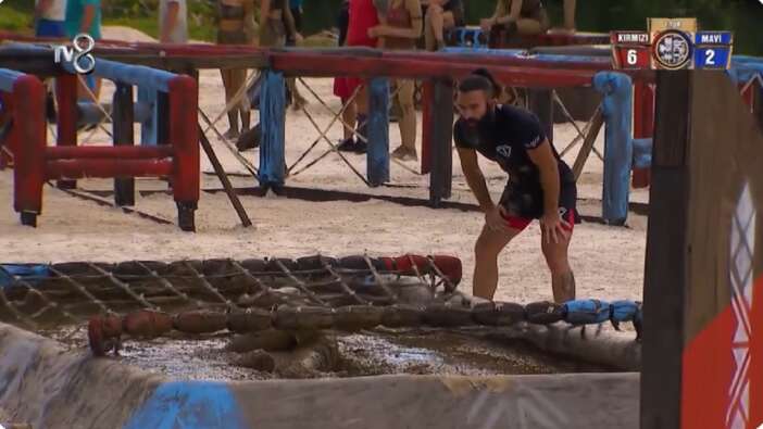 Survivor yeni bölümde heyecanlı anlar! Survivor All Star'da Kardeniz'in çamur ile imtihanı geceye damga vurdu...