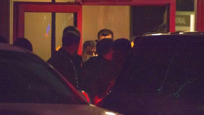 Selahattin Demirtaş hastaneye kaldırılan annesini görmek için Diyarbakır'a getirildi