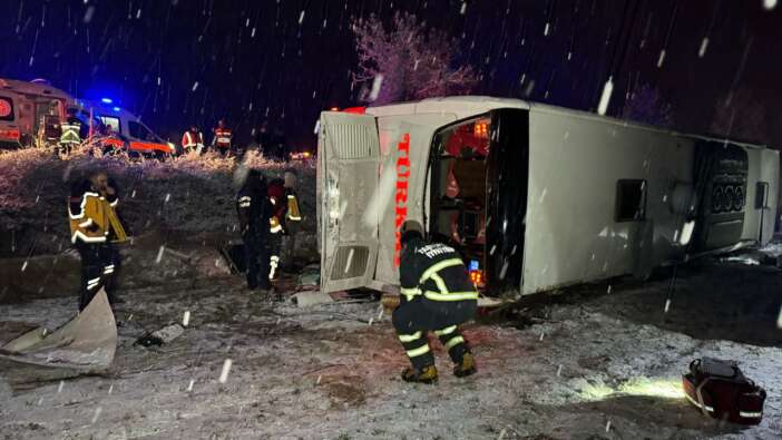 Kastamonu'da yolcu otobüsü devrildi! 6 kişi öldü, 33 kişi yaralandı
