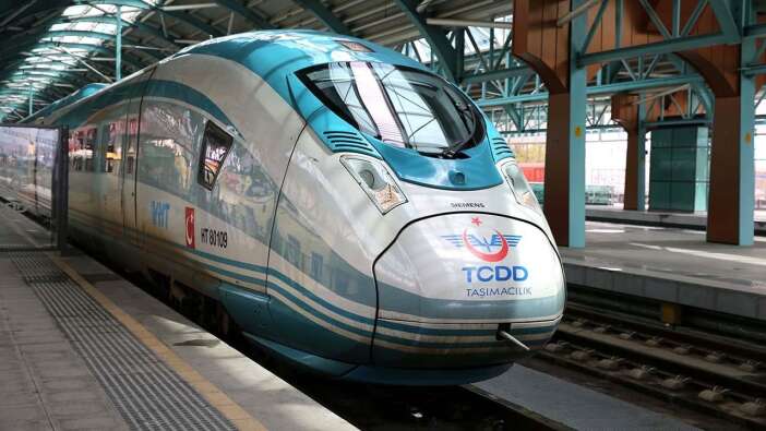 Bakan Uraloğlu'dan yüksek hızlı tren açıklaması: İzmir-Ankara arası 3,5 saat sürecek!