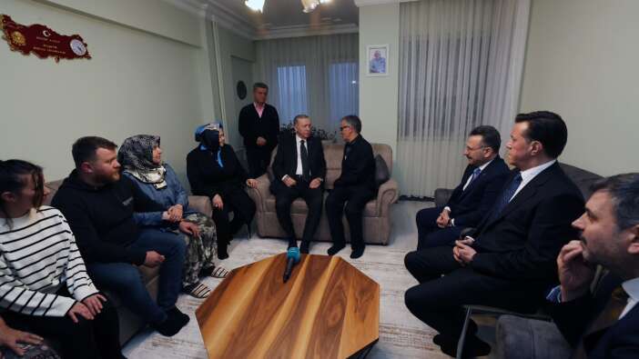 Cumhurbaşkanı Erdoğan şehit Tunahan Evcin'in ailesine taziye ziyaretinde bulundu